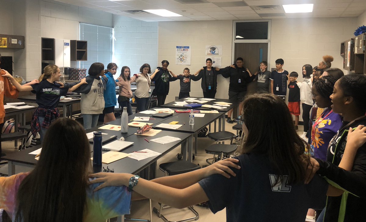 MsStewart_WLMS's tweet photo. Modeling Impulses in the Nervous System @HumbleISD_WLMS @WL_LovesScience https://t.co/tgS1os0wmO