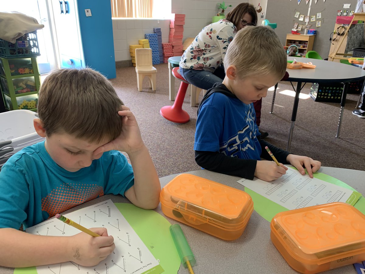 MrsLinzsKindergarten tweet media