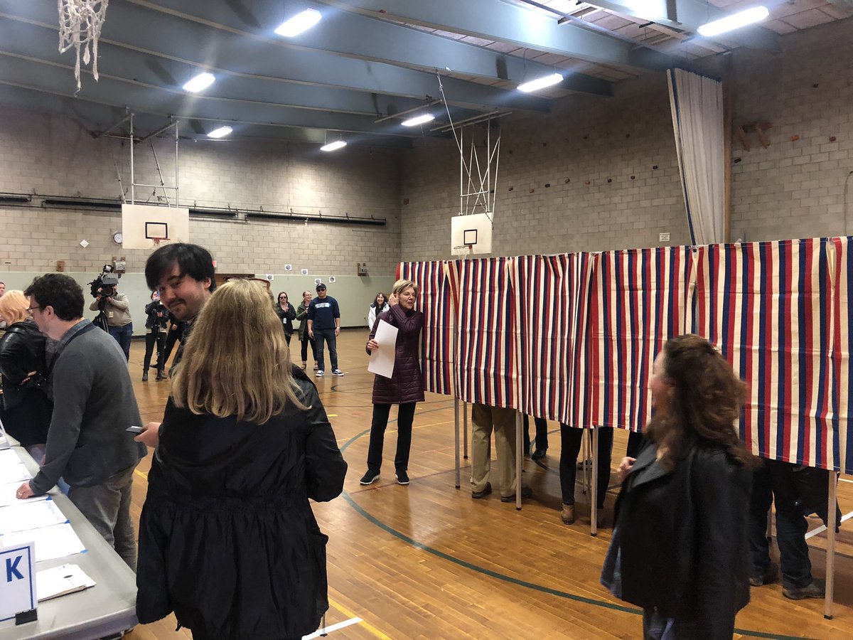 msuforwarren's tweet photo. Today’s the day! If you’re voting in one of the Super Tuesday states, vote for Big Structural Change!!! #SuperTuesday https://t.co/TrSXh2qjfe