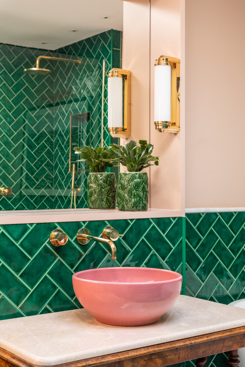 Soundkitbath's tweet photo. This bold and opulent space will make you want a pink sink. The sink is one detail that's commonly overlooked as purely utilitarian but it's one area where form and function can come together and shine. 
Photo by Lucy Barlow for Barlow &amp; Barlow
.
.
.
#tiletuesday https://t.co/kRmRE4ymxz