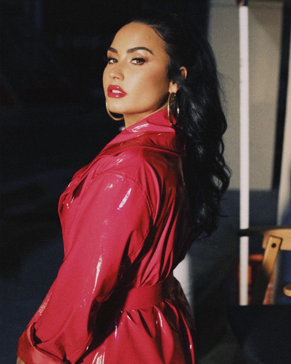 beautifulcelebz's tweet photo. Demi Lovato is art breathe if you agree https://t.co/faeSv6vtn3