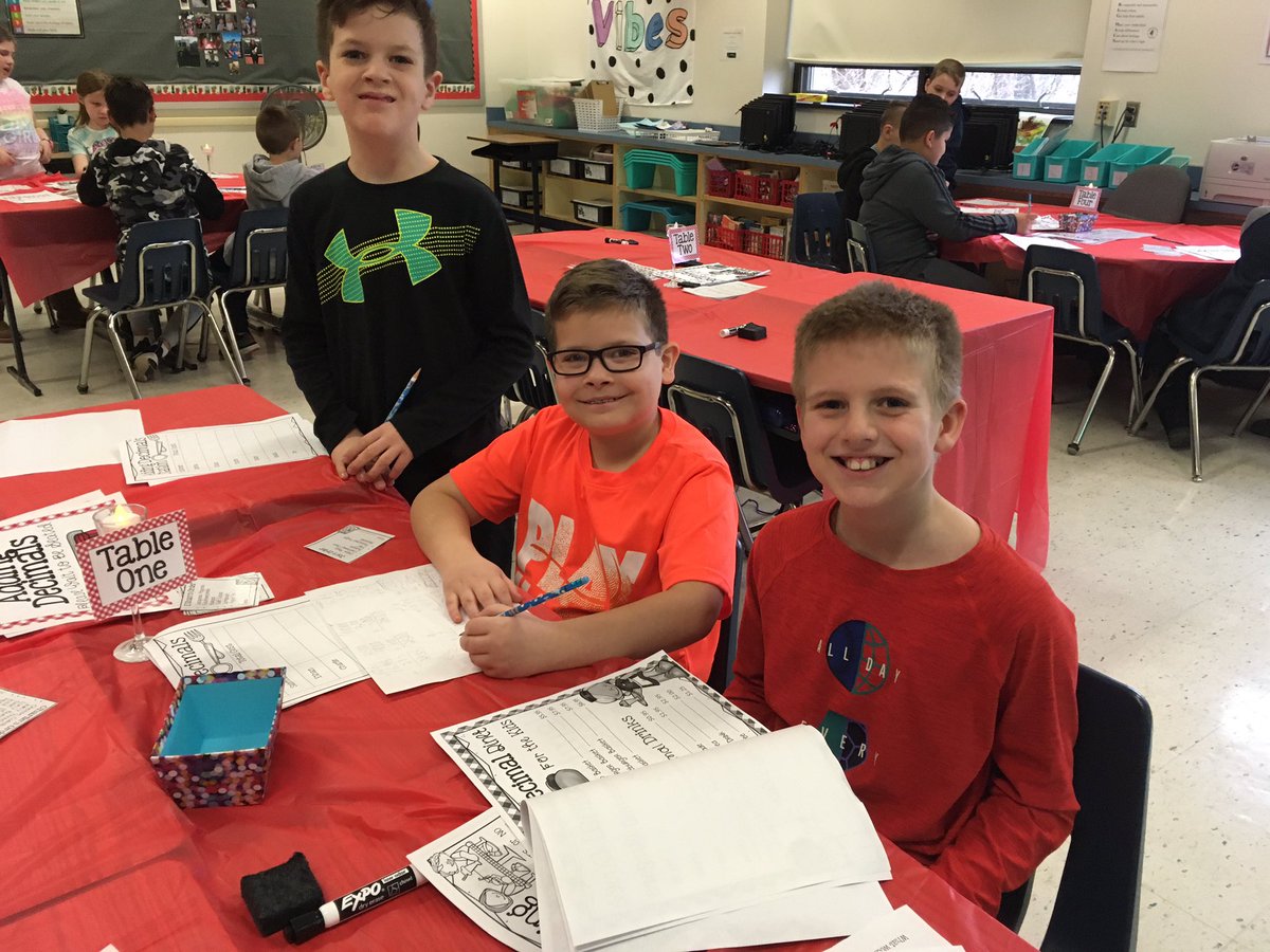 More Decimal Diner pics! #decimalfun <a href="/BmeCmsd/">BME_CMSD</a>
