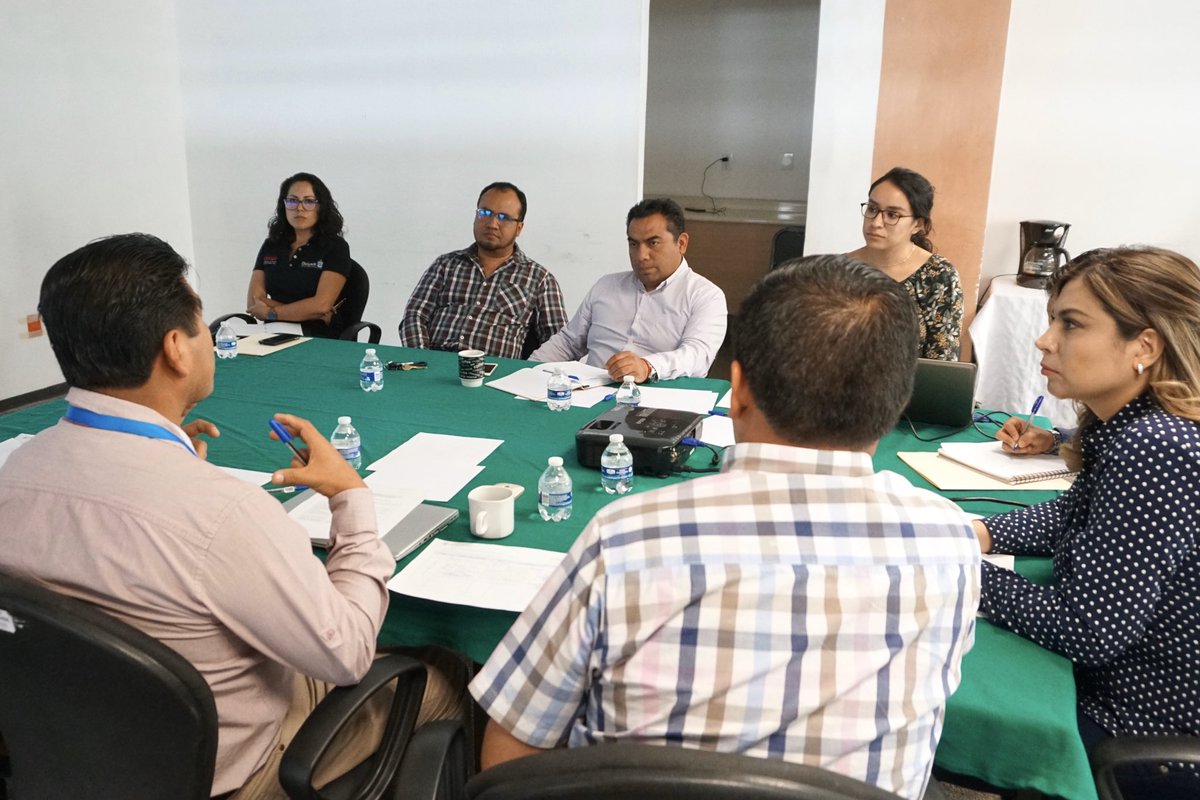SNEOaxaca's tweet photo. Se llevó acabo una Reunión de trabajo con representantes de @FAOmexico, para conocer la “Estrategia de Protección Social y de Formalización para Jornaleras Agrícolas”, con el fin de establecer acciones conjuntas que beneficien a este sector productivo en el estado. @GobOax https://t.co/eAzjroV72E