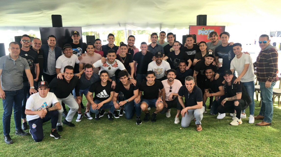 Pollo's tweet photo. Infinitamente agradecido con @Chivas por hacernos parte de su evento, gracias a mi buen @j_molina5 y @pollobv por la confianza, esperemos se hayan divertido @piosparty https://t.co/wD0b51XmMj