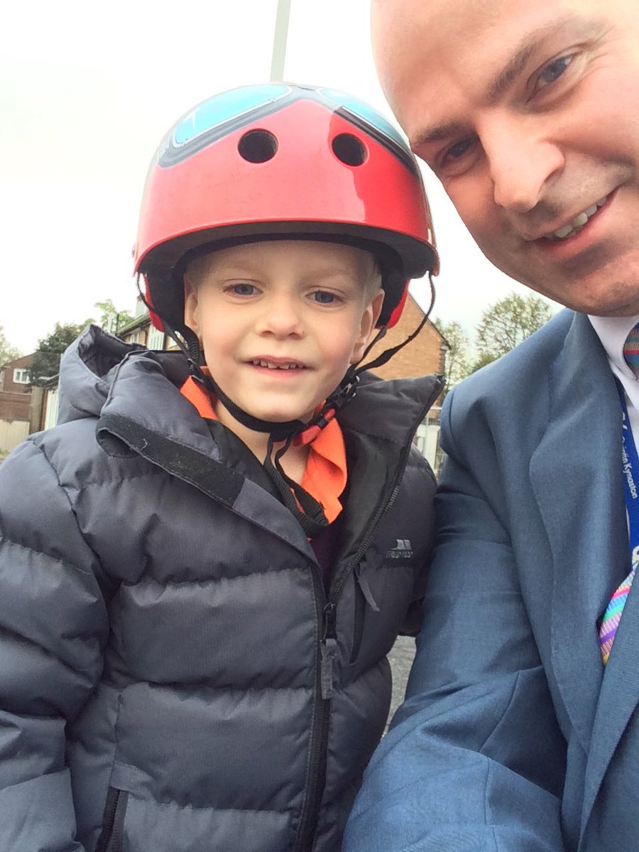 TeacherToolkit's tweet image. Left:

One month before an Ofsted inspection...

Right:

One month after an Ofsted inspection...

📲 teachertoolkit.co.uk/2018/04/29/lif… #OfstedReform #SLTchat #MentalHealth #FlexibleWorking #StuckSchools  

Who looks after you before it’s too late?