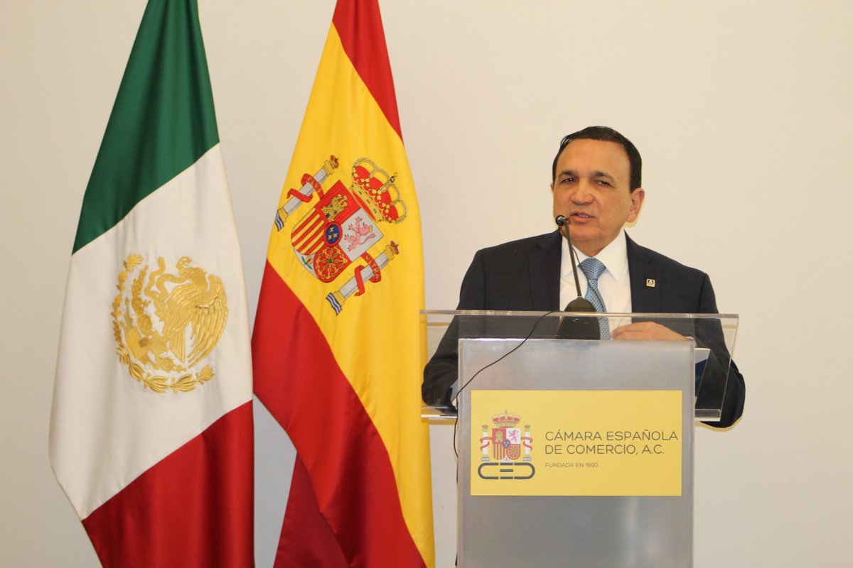 camescommx's tweet photo. La Cámara Española de Comercio firma convenio con la @Concanaco

Aquí toda la información: https://t.co/vZExJSCqoh

#EventoCamescom
#130AñosEnMéxico https://t.co/EKYECzQbF6