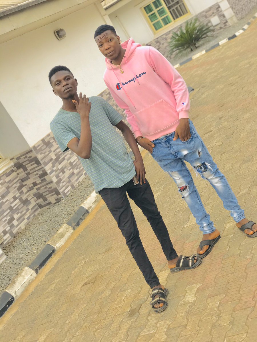 Donclinton02's tweet photo. Life Is Not A Bed Of But Bed Of Thorns 4 We Are Only Tryna Make It Čomfortable #nollywood #nollywoodactress #nollywoodmovies #roronations #mercyjohnson #mercyjohnsonokojie #symply_tacha #mercylambo #mercybbnaija #funkeakindele #funkeakindelebello #tundeednut #sceneoneproductions https://t.co/IuB568adUi
