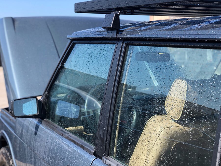 RollingProjects's tweet photo. Worked up a sweat.
.
.
.
#rrc #rangerover #rangeroverclassic #rangeroverlove #rangeroverlife #rangeroverclub #landroverclassic #landroverlove #landroverlovce #landrover #landroverlife #swb #clearwaterblue #wet #bluecar #bluecars #rolldifferent #rollingprojects https://t.co/GKfe5HysRl