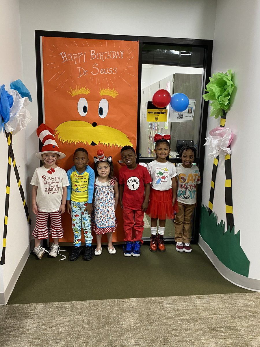 AngelaGilchrie1's tweet photo. Today we celebrated Dr. Suess and our butterfly coming out of the chrysalis. Thank you @CatherineU1 for sharing the lifecycle of a butterfly experience with us. @HooverCFISD @CyFairISD #Beahooverhero #Hoorayforpk #CFISDspirit https://t.co/tddXRiGfGO