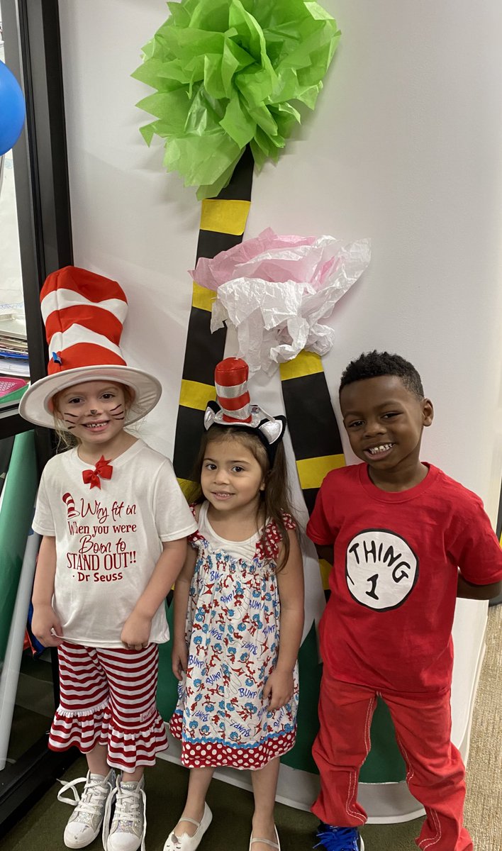 AngelaGilchrie1's tweet photo. Today we celebrated Dr. Suess and our butterfly coming out of the chrysalis. Thank you @CatherineU1 for sharing the lifecycle of a butterfly experience with us. @HooverCFISD @CyFairISD #Beahooverhero #Hoorayforpk #CFISDspirit https://t.co/tddXRiGfGO