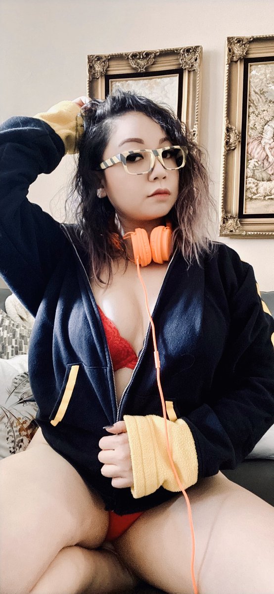 OtomeJunkie's tweet photo. Some Previews of whats on #OnlyFans today! #lewdtuesday Is here and 23 photos for you to snack on like Homey buddha chips 😘 #707 #bfsweater https://t.co/RrtiLcG4bY subscription promo is happening 😍 https://t.co/iijnAOOf7e