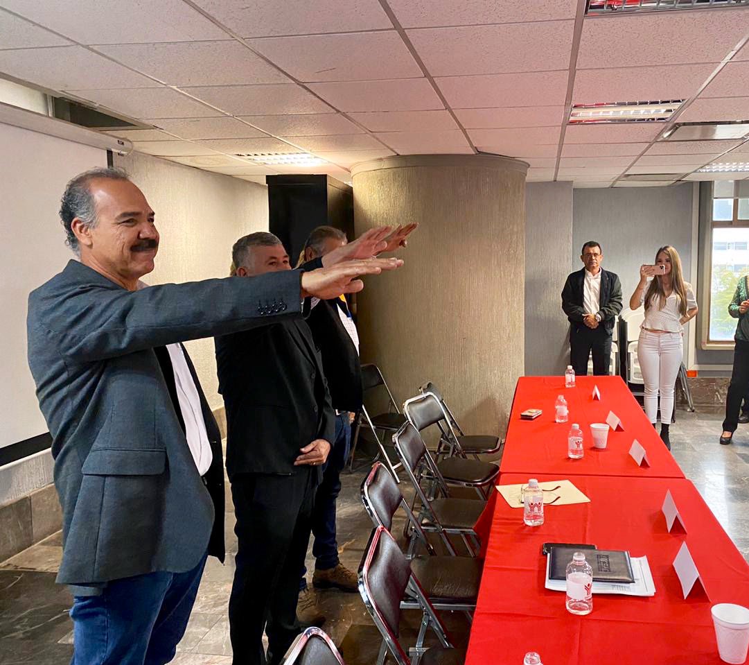 AncsaCsonora's tweet photo. Toma de protesta de la nueva mesa directiva de ANCSAC SONORA. https://t.co/wE2hJl6bqB