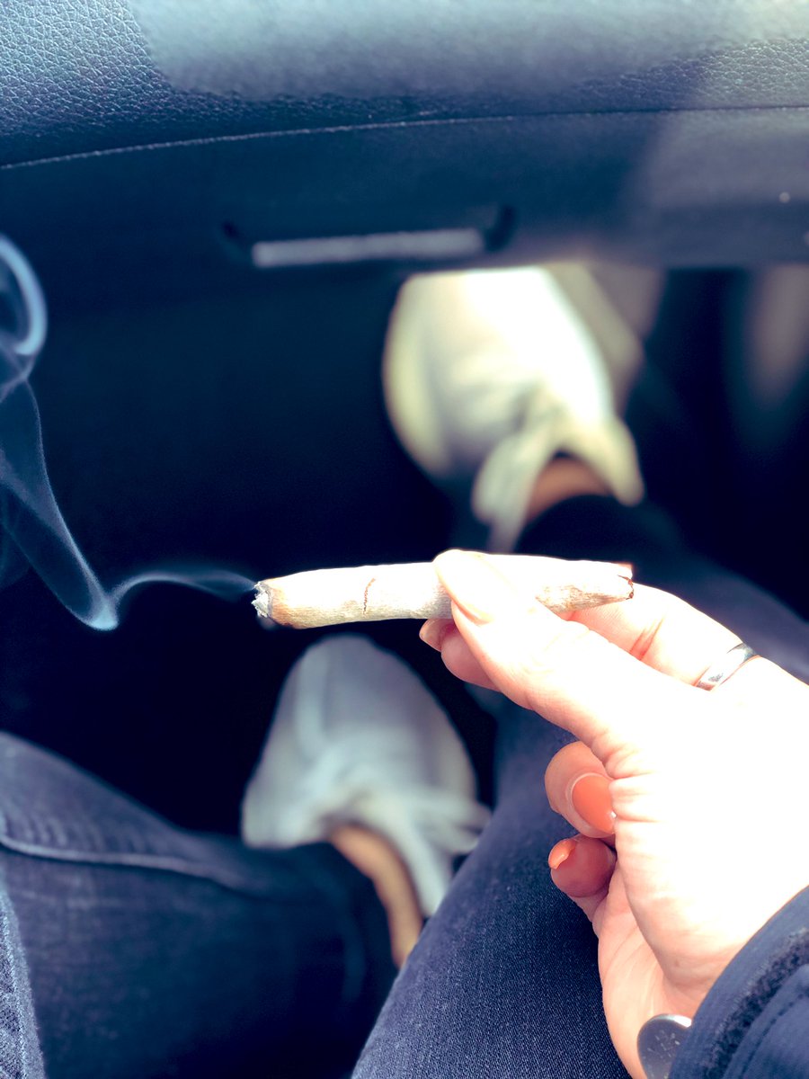 colochaaaaaa_'s tweet photo. When juju is mad extra making the jay mad fat 🤦🏻♀️#hierva https://t.co/fb3pxkXPDX