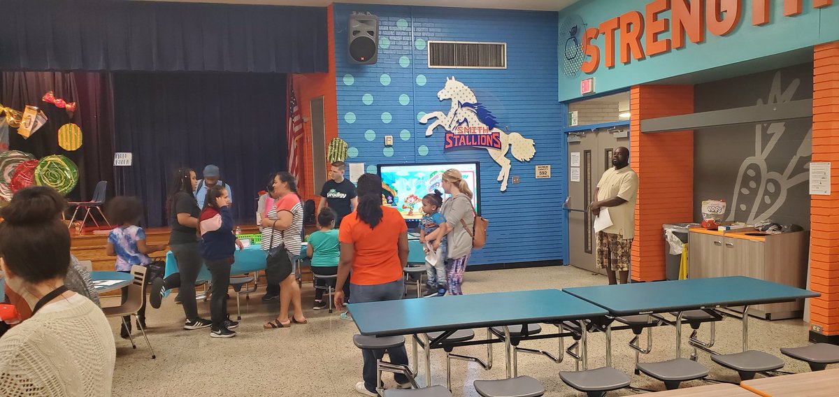 igcarter2010's tweet photo. Math &amp; Science are so SWEET @Smith_AISD! #Candytopia #MathandScienceNight https://t.co/HPs1slULdO