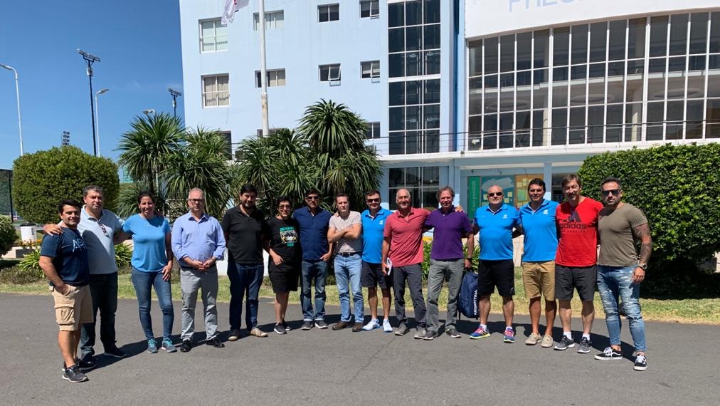 hernansartori's tweet photo. La puerta del diálogo está abierta para escuchar la voz de los entrenadores que luchan por sus derechos. Los recibirán en el @TurDepAR. ¿Se sumarán los atletas?

Por un servidor, en @clarincom.

https://t.co/QkkgOORAMr https://t.co/27Ifa0oTGw