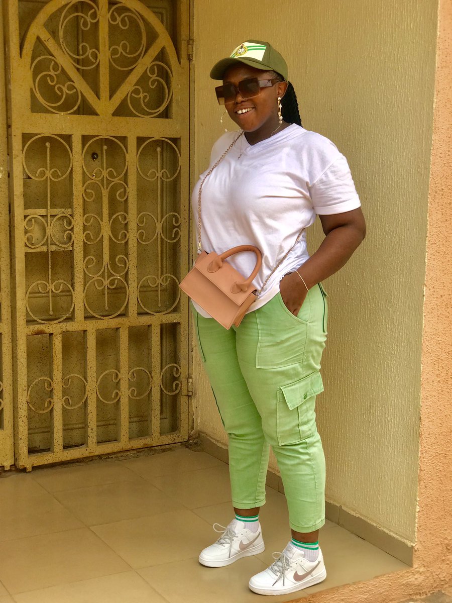 BeatriceOnaivi's tweet photo. The way nysc officials are being strict with CDS attendance because of 33k increase, Iβd really like the FG to be strict in dropping this 33k in our accounts o. Like before the month ends, we shld be smiling at our phones. But NO, they wonβt.
#NYSCAlert #nysc #clearance https://t.co/nqpuqWoisu