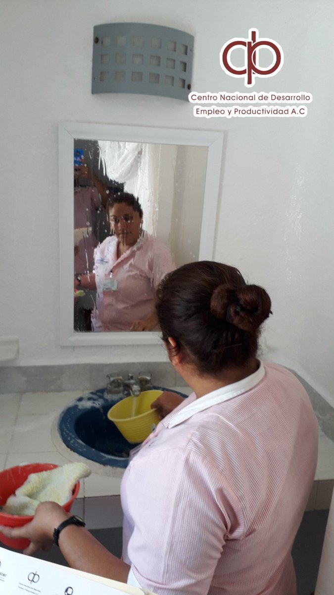 ColimaCENADEP's tweet photo. Evaluación practica en Competencias Laborales en "Preparación de Habitación para Alojamiento Temporal" a las compañeras camarista del hotel Gran Festivall. @IsaiasSiCumple  @davidoq @CROC_Nacional @ColimaCENADEP https://t.co/YjNiyFvhaU