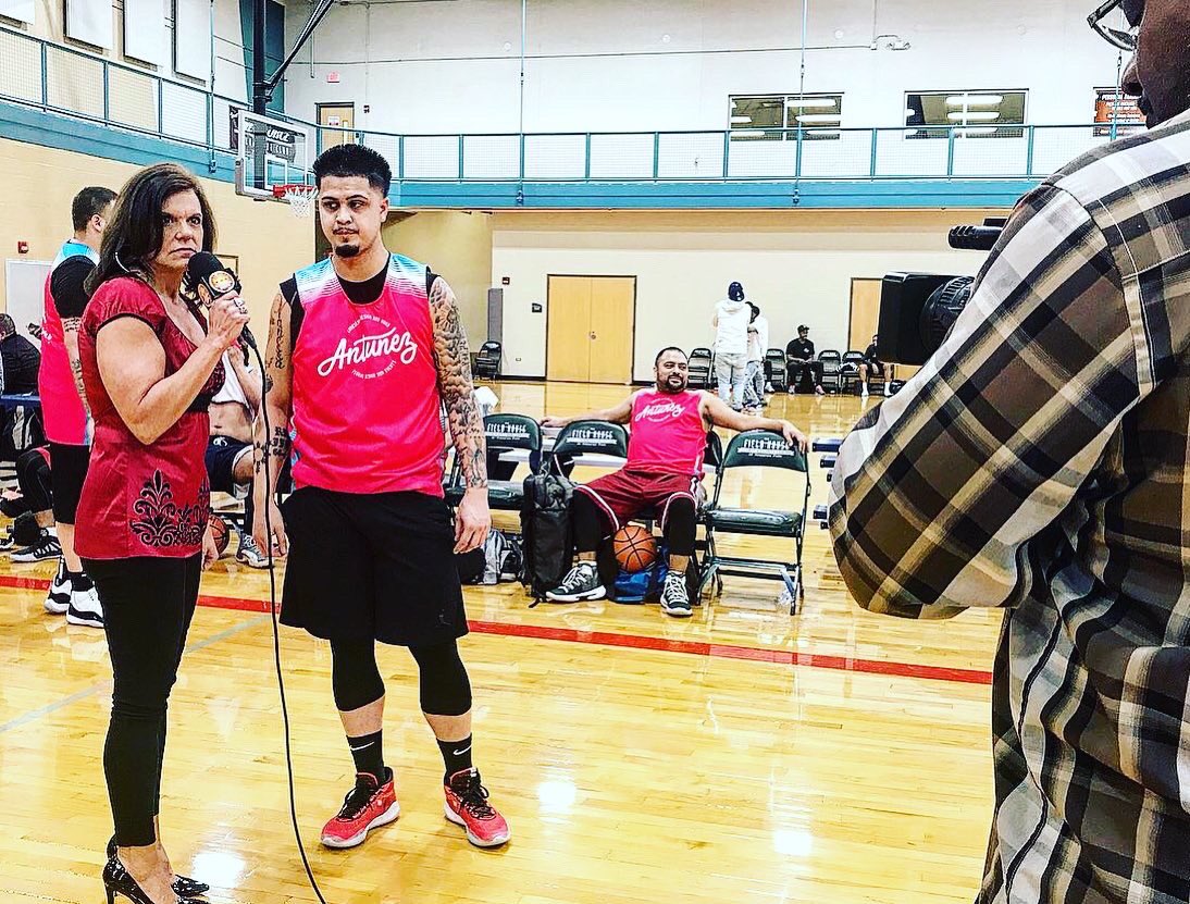 ilmediaschool's tweet photo. Special thanks to #HoopsOfPromise and @tlotvshow for giving our students Roche and Natalie for getting in the business experience!! #IMSSuccess #BeOnAir #IllinoisMediaSchool ππ€π½ https://t.co/rabHOZPe85