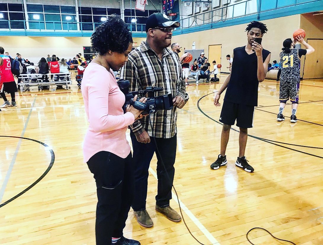 ilmediaschool's tweet photo. Special thanks to #HoopsOfPromise and @tlotvshow for giving our students Roche and Natalie for getting in the business experience!! #IMSSuccess #BeOnAir #IllinoisMediaSchool ππ€π½ https://t.co/rabHOZPe85