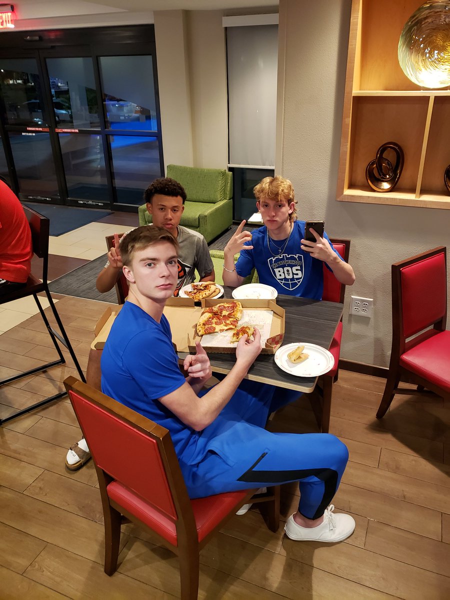 Congratulations to our #1 Academic All-District Pioneer with the highest GPA of 98 and in the top 10% of  Boswell High School. 
📚📘Haydn Baker🏆🏀
Job Well Done!!