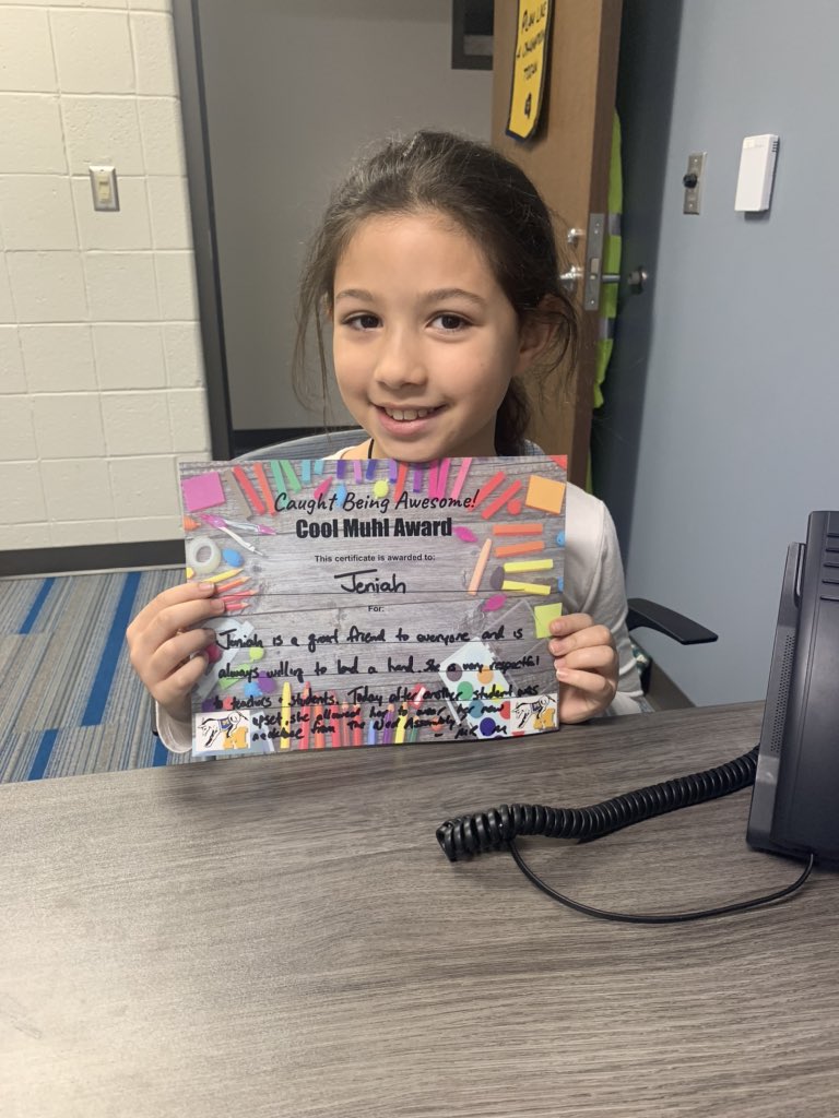 tony_mirabito's tweet photo. Cool Muhl of the Day goes to Jeniah! Jeniah is a great friend to everyone! Today one of the students in her class was upset so she gave the student the necklace that she had just won at our NED assembly to make her friend feel better! @muhlsd #MECpride #BeKind #PositiveCallHome https://t.co/VRcTqtIOyf
