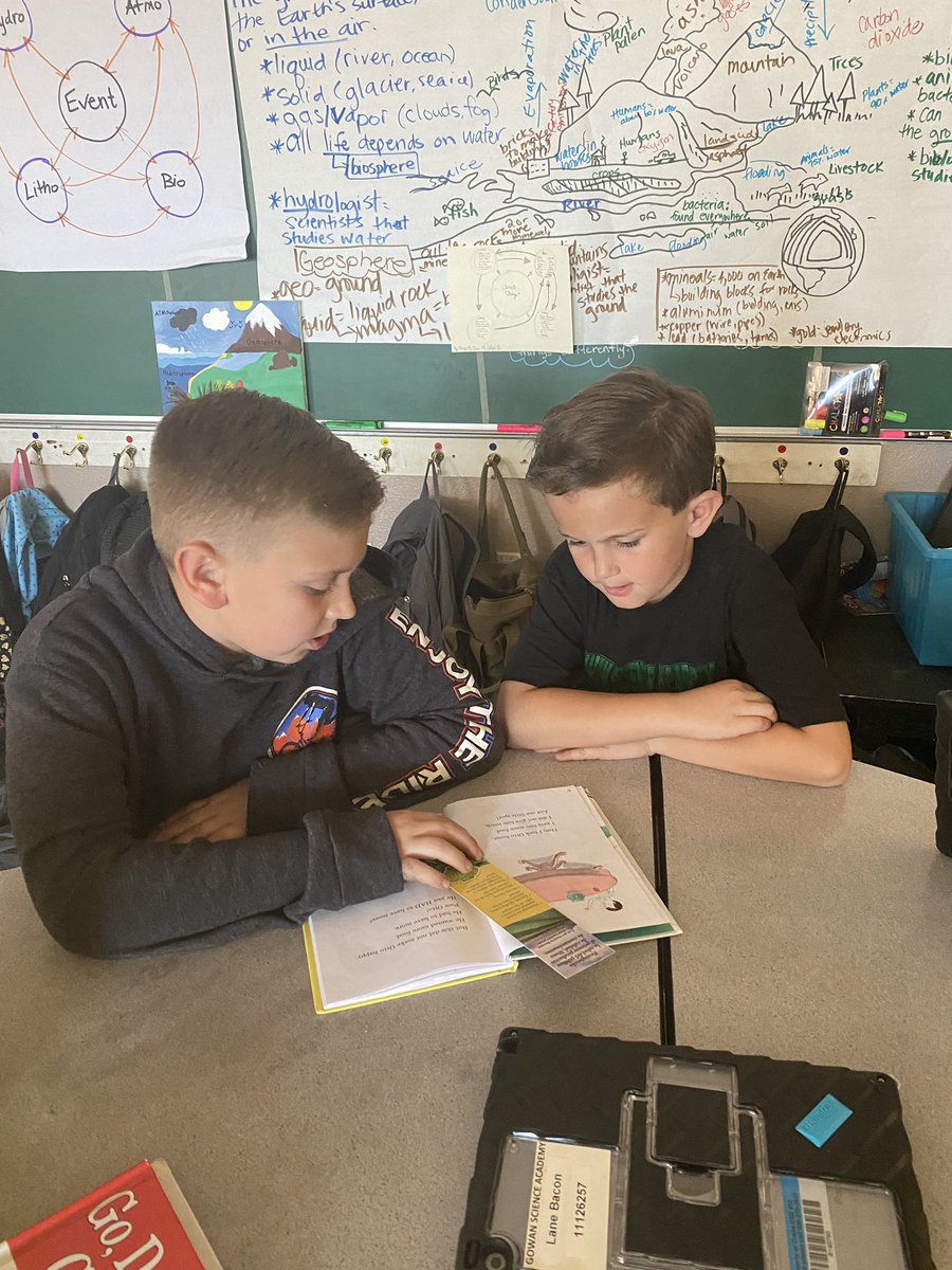 GSA5thGrGators's tweet photo. We also made some extra special time to read with our buddies today!  #ReadAcrossAmericaWeek https://t.co/e21bQvl07Q