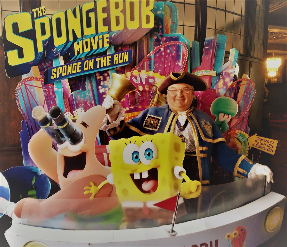 DomeWorthing's tweet image. Look who stopped by to check out our standee for The Spongebob Movie: Sponge On The Run @BSmytherman @CoolTownCrier