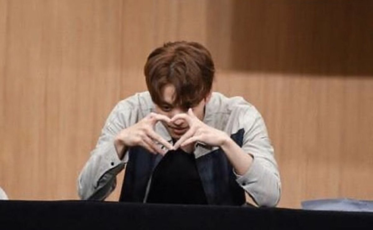  𝚍𝚊𝚢 𝟼𝟹/𝟹𝟼𝟼i know this whole situation is making a lot of us feel very down... so here’s hongbin sending you his love  we can get through this!! #WeLoveYouHongbin  #홍빈_사랑해