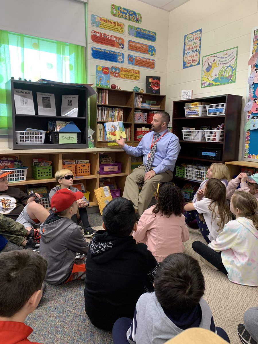 MrsZink_GV's tweet photo. It was a super exciting morning with our Guest Reader, Dr. Trickett! We learned so much about the solar system... what a perfect connection to what we’re learning about in science! @ChrisTrickett24 @GV_Wilson https://t.co/mUBOAwPauP
