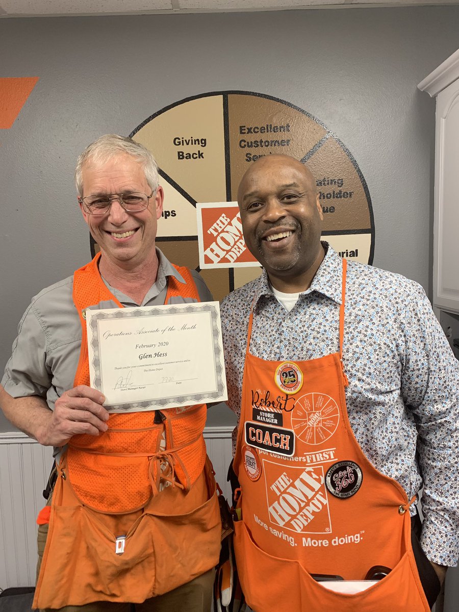 MattClarkeTHD's tweet image. Recognizing Glen Hess in Lot as 4040’s Associate of the Month! Glen is always helping EVERYONE and doing so in the best spirits! He is a pleasure to work with literally every day! Congrats to you, Glen! @RLM4040 @cayselahrman #4040Rocks