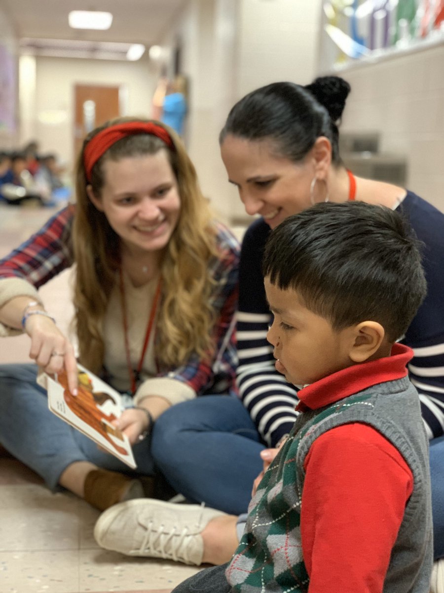 leuckstars's tweet photo. “Leaders are Readers” #ReadAcrossAmericaWeek started this week at JFK and I loved that I was able to participate in our #readingtrain with @misscorribee and her superstars @LynnZinser_5 @KrisDeFazio @jamesburgschool https://t.co/twCQA7hne6