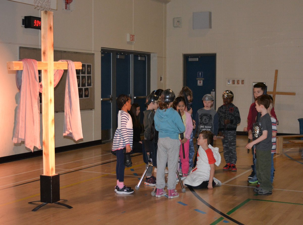 GrACE_CTR's tweet photo. Each Monday during the Lenten season, one of our schools’ elementary students come together for a liturgy and to re-enact the Stations of the Cross. Today we learned about Stations 1,2, and 3. Have a glimpse into this week!
#IBelieveInCatholicEd
@GrACE4cathed https://t.co/C76z0glloR