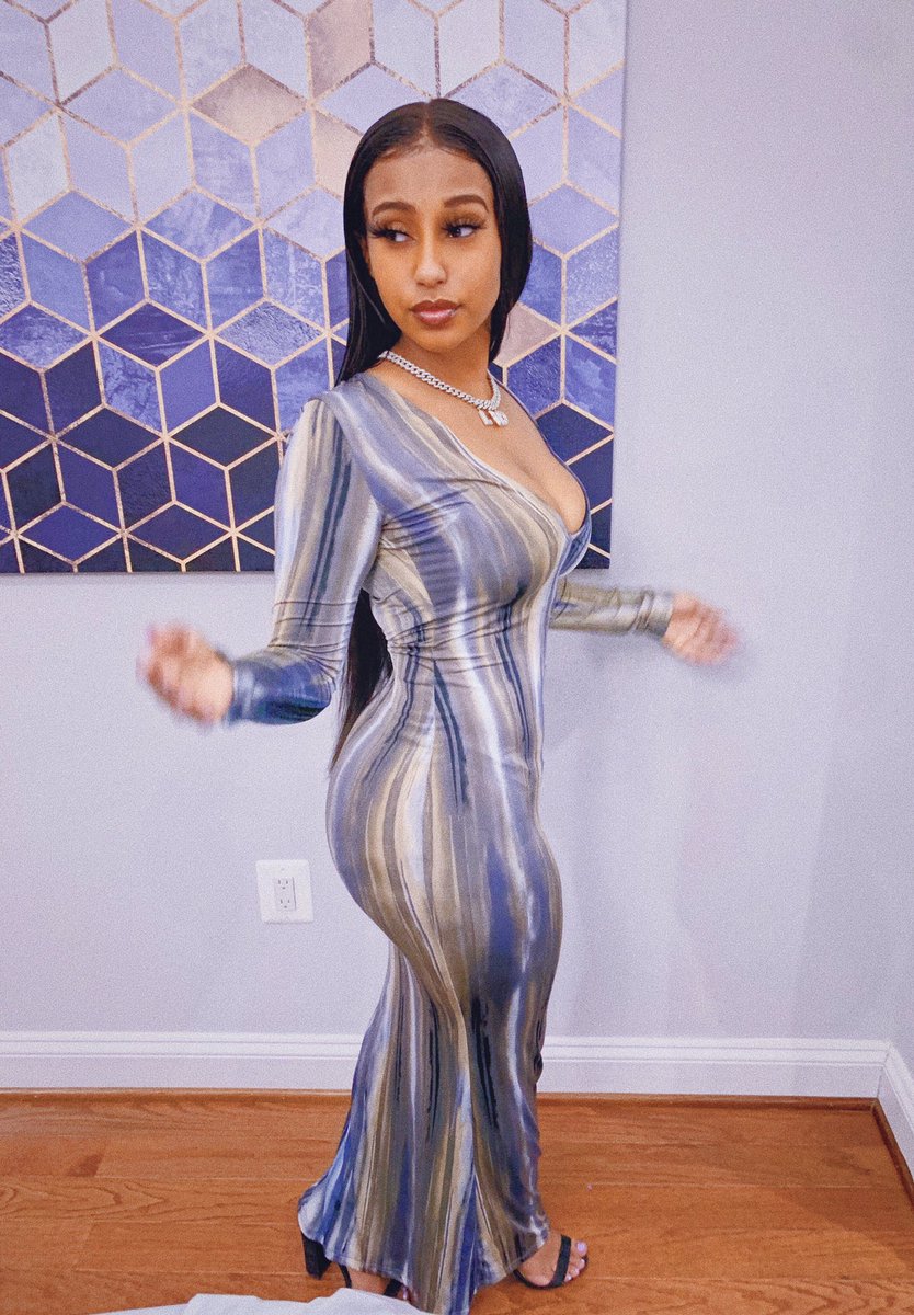 Pretty like art bitch, I look like a fixture 👤💙