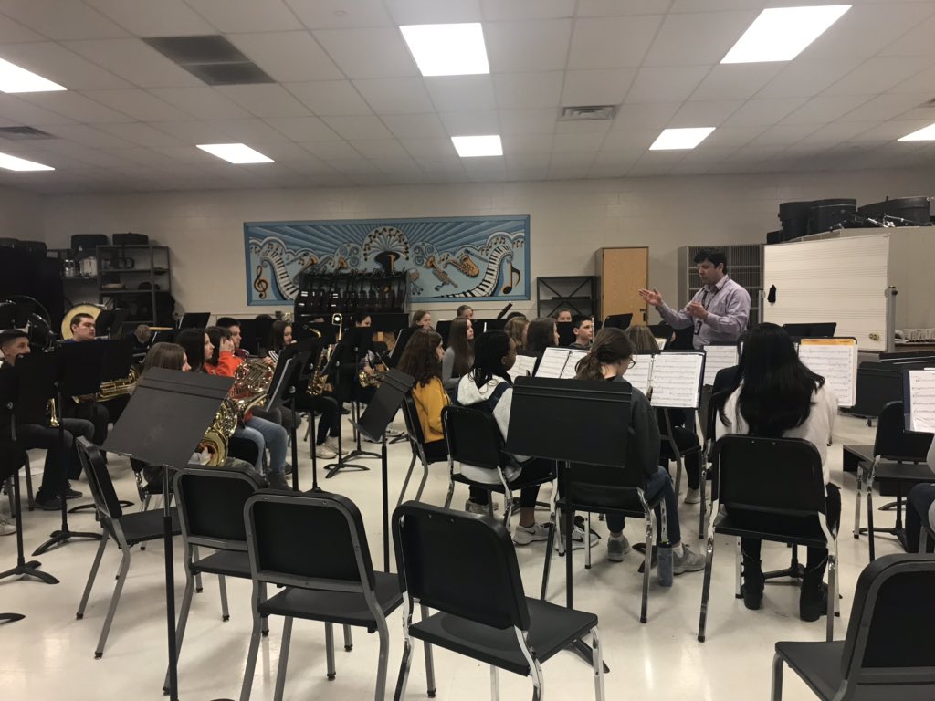 MsClipperBand's tweet image. We had a great band clinic yesterday in preparation for our upcoming contest! Thanks to our special guest Mr. DeStefano @mccrackenband for working with us! @conradyjaguars