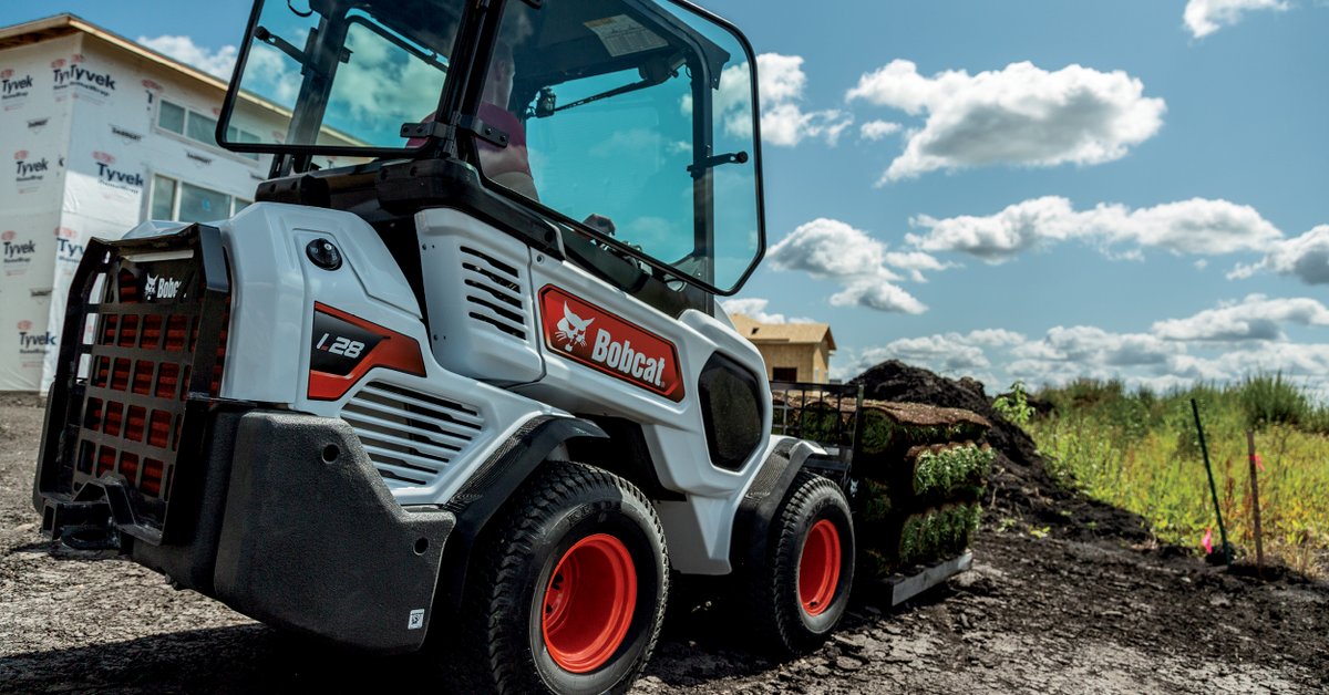 BobcatCompany's tweet photo. Small but mighty. πͺ Small articulated loaders are officially launching at #CONEXPOCONAGG. #BobcatNext60 https://t.co/8sZuKNDFLO