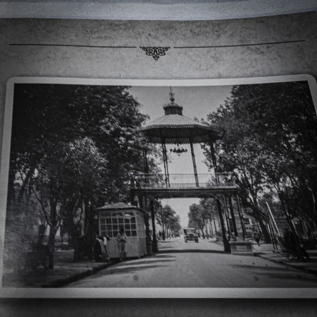 VecinosAzc's tweet photo. Foto tomada del Archivo Histórico de Azcapotzalco; saben de que lugar se trata?
#vecinosazc #azcapotzalco #cdmx #cdmxmx #mexico #miciudad #instagrammexico #urbanphotography #ilovemexico #mexicourbano #oldpic #oldphoto https://t.co/bdy7bybMHE