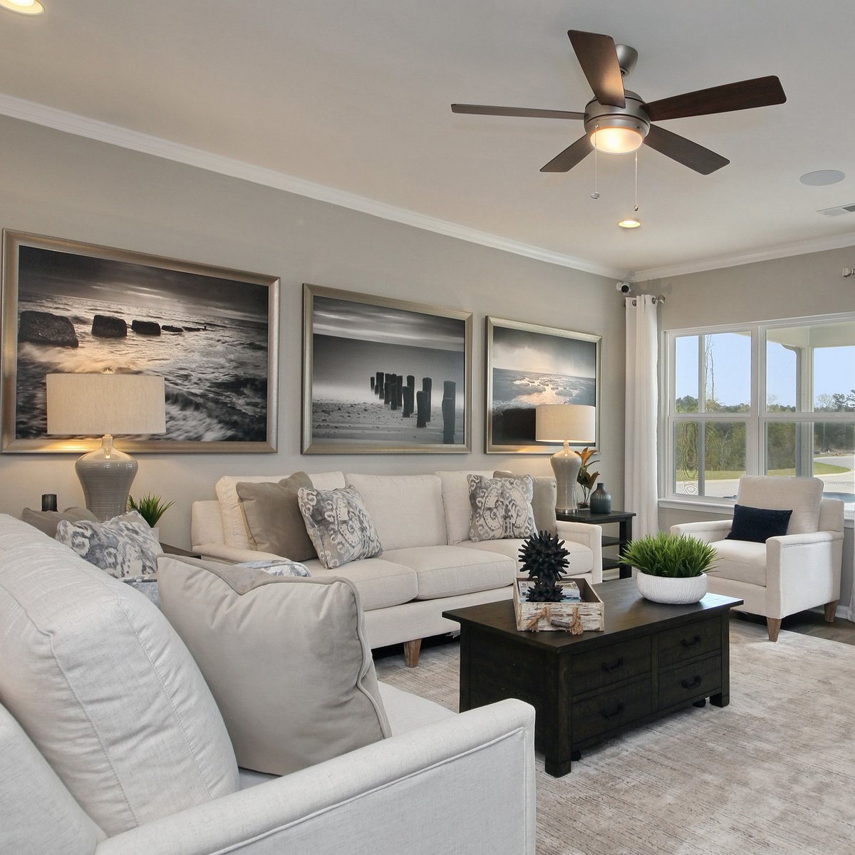 Centex_Homes's tweet photo. Our #HomeOfTheMonth has a chic and sophisticated look that’s timeless.
Adair Park | Leland, NC
https://t.co/tiQ1VBnCgV https://t.co/r4iHPIeIP6