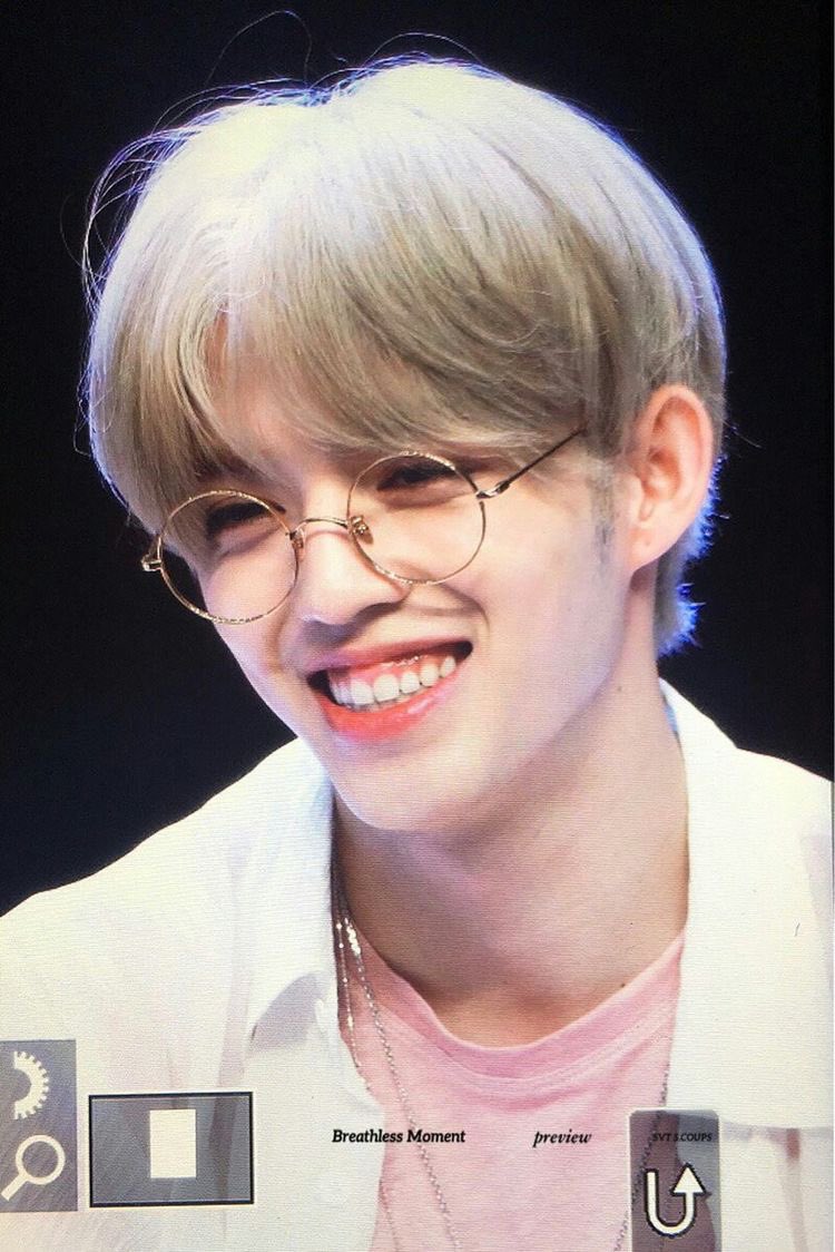 khaemelburnn's tweet photo. @redthread204 @skyler_svt If i get lucky S.Coups oty polaroid ๐ฅบ๐ฅบ @pledis_17 #WelcomBackScoups https://t.co/YQKvtUBe12