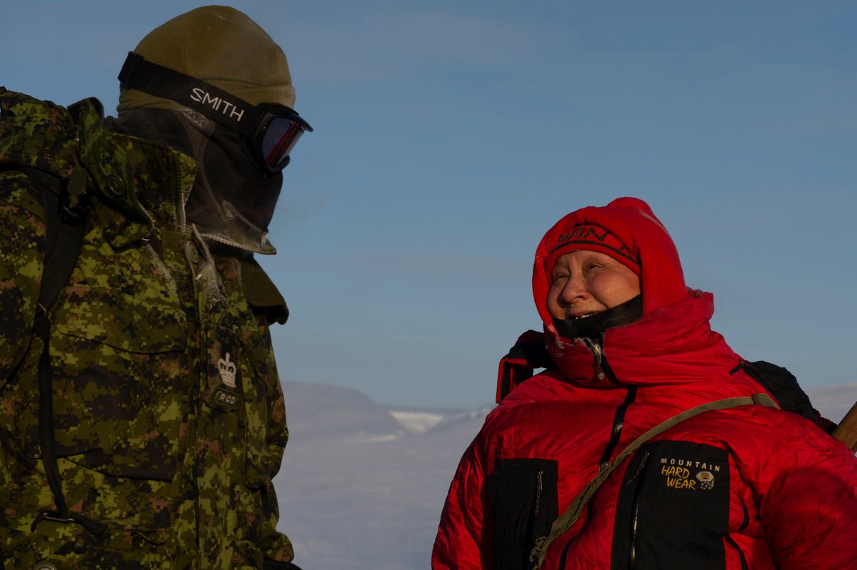 JTFN_FOIN's tweet photo. Des membres du 12 RBC ont effectué une patrouille d’acclimatation à bord de véhicules légers sur neige avec des membres du 1 GPRC pendant l'Op #NANOOK-#NUNALIVUT. Ils ont aussi effectué un vol à bord d’un Twin Otter près de Resolute Bay. #OpsArctiques #ProtectionNord https://t.co/neo14crkzc