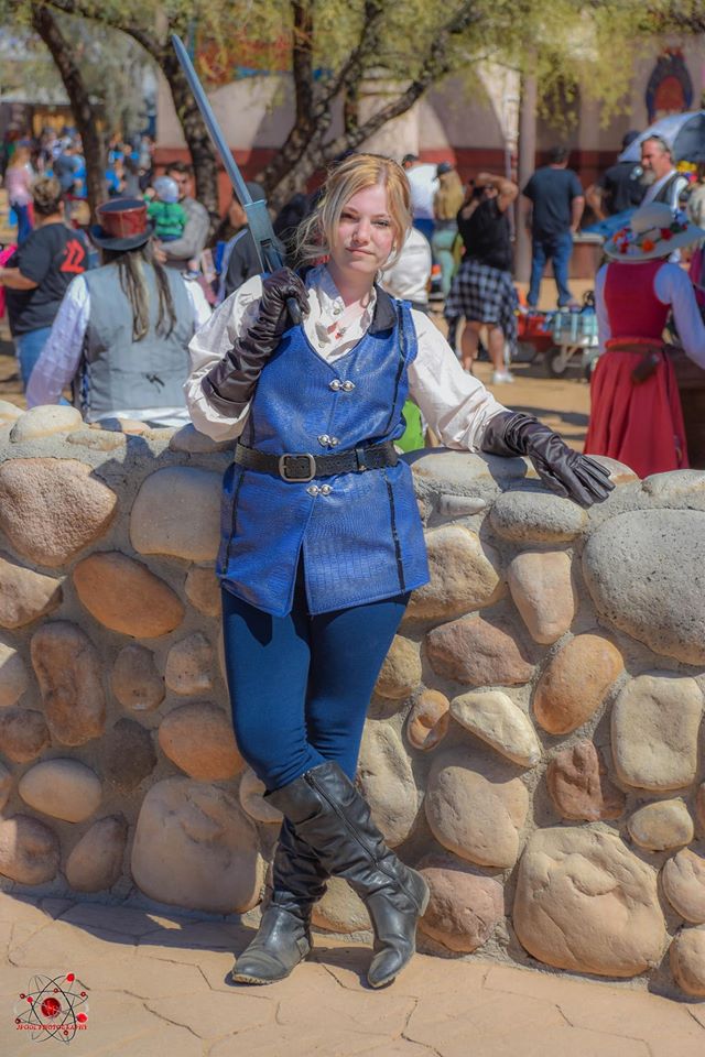 More <a href="/azrenfest/">AZRenFest</a> photos by <a href="/GNERDCorner/">JPOOLhausen | PHILIPPINES 🇵🇭</a> <a href="/OncerCosplay/">OncerCosplay</a> <a href="/AdamHorowitzLA/">Adam Horowitz</a> <a href="/jenmorrisonlive/">Jennifer Morrison</a> #emmaswanjones #emmaswancosplayer #ouatcosplay #jennifermorrisonlookalike