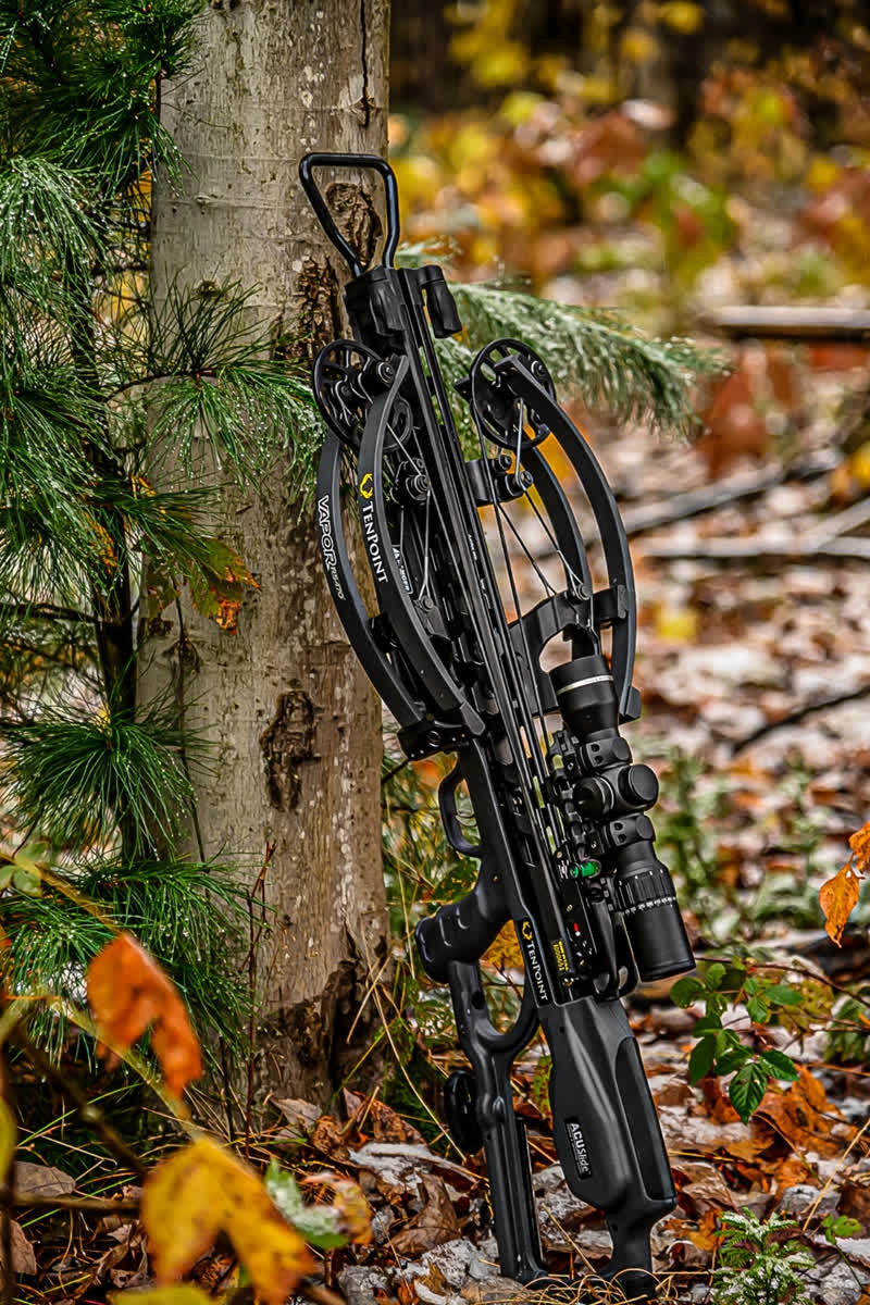 TenPT_Crossbows's tweet photo. "In 30+ years of bow hunting, the Vapor is the safest, most advanced crossbow I’ve shot to date. Compact, great balance, great trigger, blazing speed and a crank system that allows the user to cock/decock the crossbow safely." -pinhsooter, TenPoint Customer https://t.co/jayCSRQdLL
