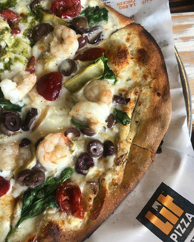 eatlovebr's tweet photo. The POM at @litpizza is always the best choice! #eatlovebr #225batonrouge #pizza https://t.co/Y0gjyWqbgX https://t.co/GHkfUVr7ad