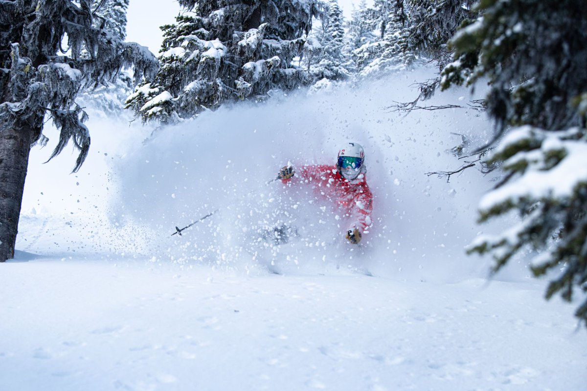 redresort's tweet photo. This past week marked the 3rd year in a row of RED hosting the 20th Annual Powder Week! ❄️ Over 130 pairs of skis were tested for the 2021 @powdermagazine buyer's guide. Stay tuned for our video recap! 🎥
#REDresort #AllFriendsOnAPowderDay #Rossland #PowderWeek 📸: Ashley Voykin https://t.co/ogtiulyzSQ