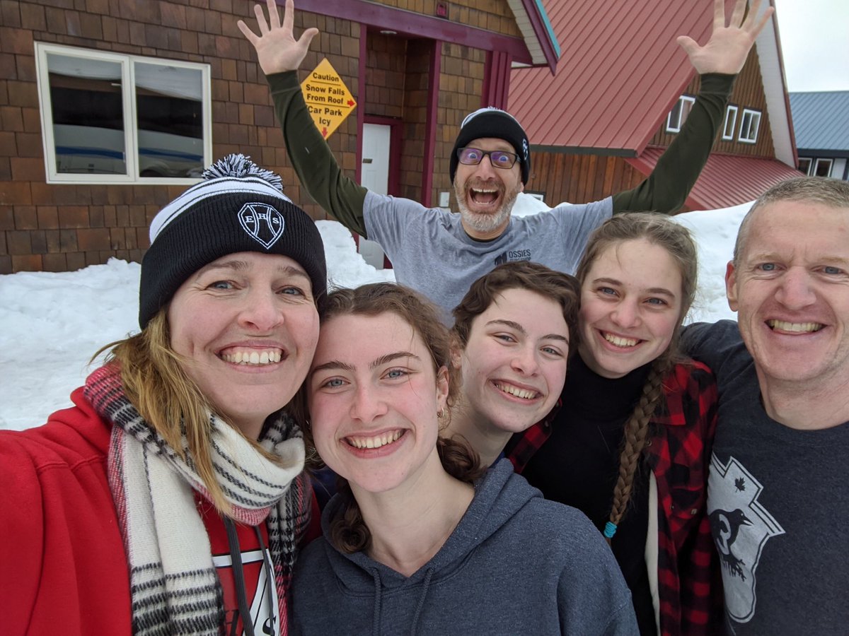 Esqhigh's tweet photo. What a great two days of skiing & fun for our grads.😊 #esqgrad2020 https://t.co/8ywBkFOKxh