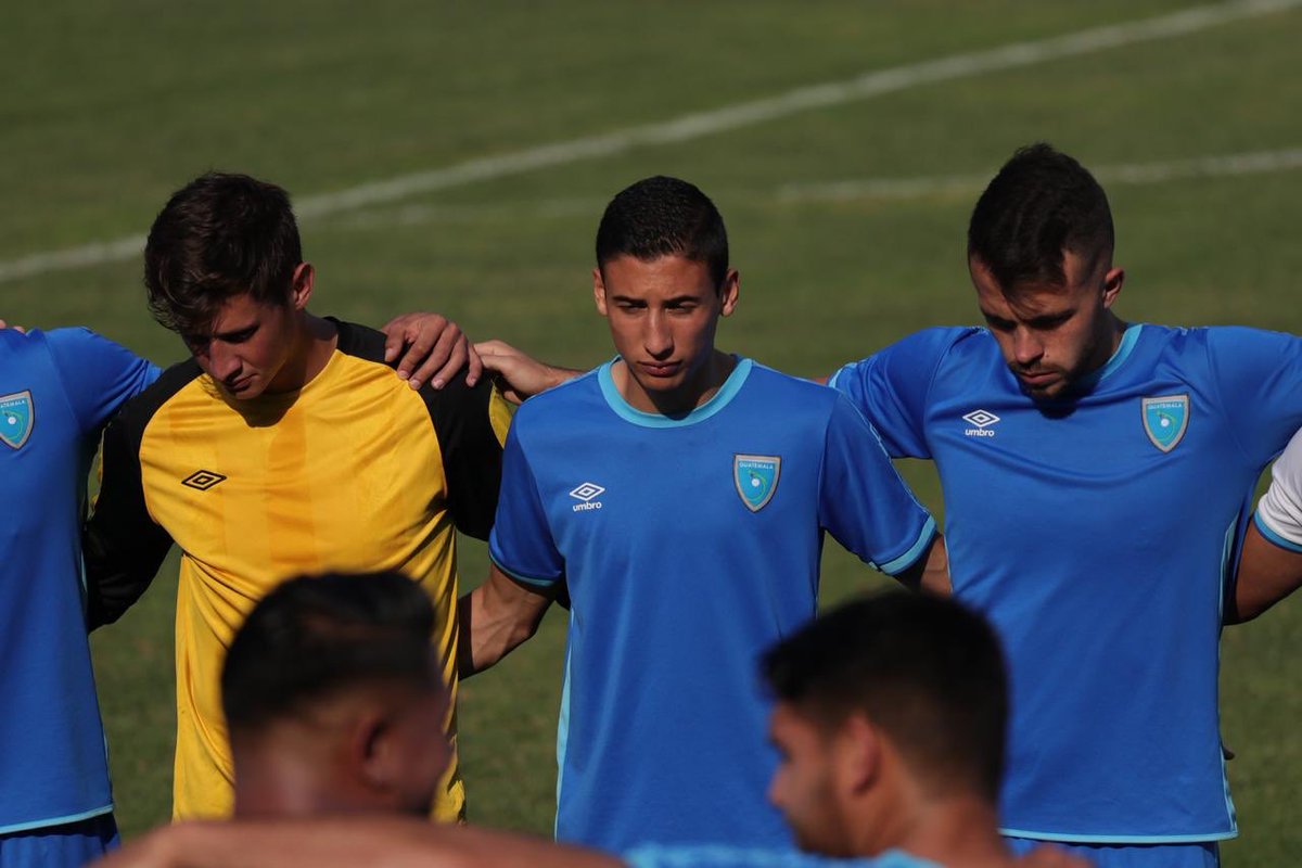fedefut_oficial's tweet photo. Último entrenamiento de la #SeleMayor previo al partido ante @fepafut #VamosGuate #ModoSelección https://t.co/1ZbSLenZzC