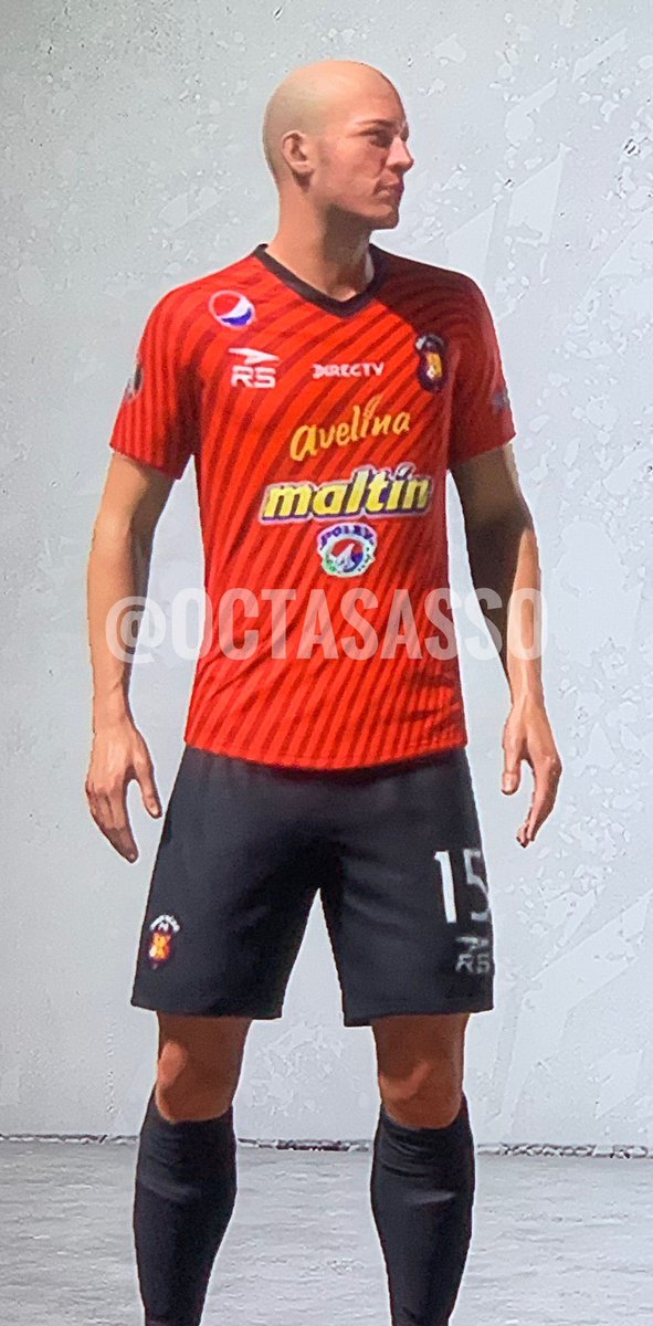 FutbolIntenso's tweet photo. Epa!!! A este yo lo conozco alguito! 😂😂😂 @rickyandreutti Suerte hoy bro! (@VickyAndreutti @VEROJOR) https://t.co/GOyWXRvE06