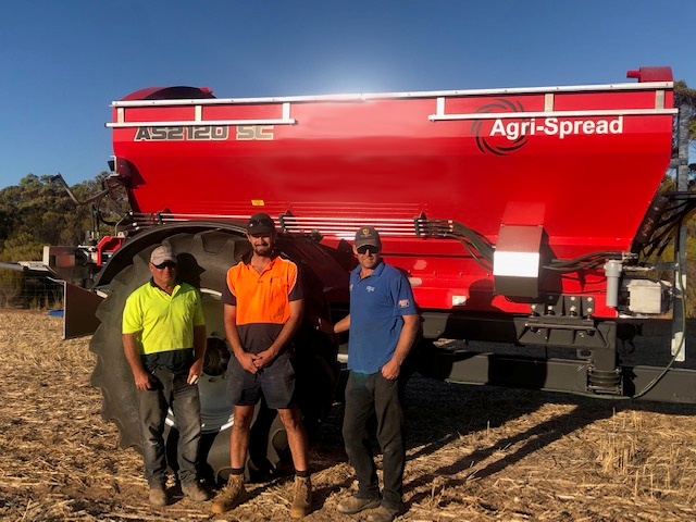 waringaag's tweet photo. A new AS2120 SC at work for Darren and Bradley Hazelgrove of Wombi Enterprises, Cummins SA. This machine was set up last week with the help of Ramsey Bros Cummins service tech Mitch Dennis #newcustomers #Spread2020 #AussieAg #SectionControl #dealers https://t.co/RCh0whKV6o