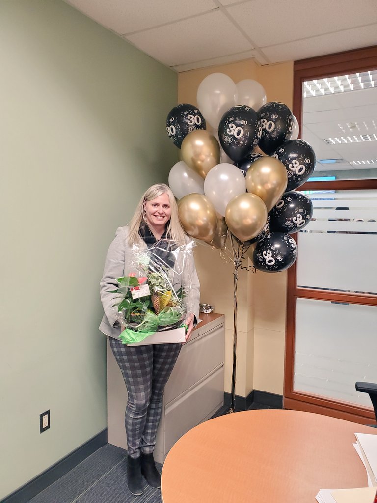 NelabNike's tweet photo. 💚Happy 30 years to a great leader. Thank you snap leaders for coming and celebrating this big day with us at branch 1512.💚 @andrea_stecroix @GerardDinneen https://t.co/dq7jlRn6Yk