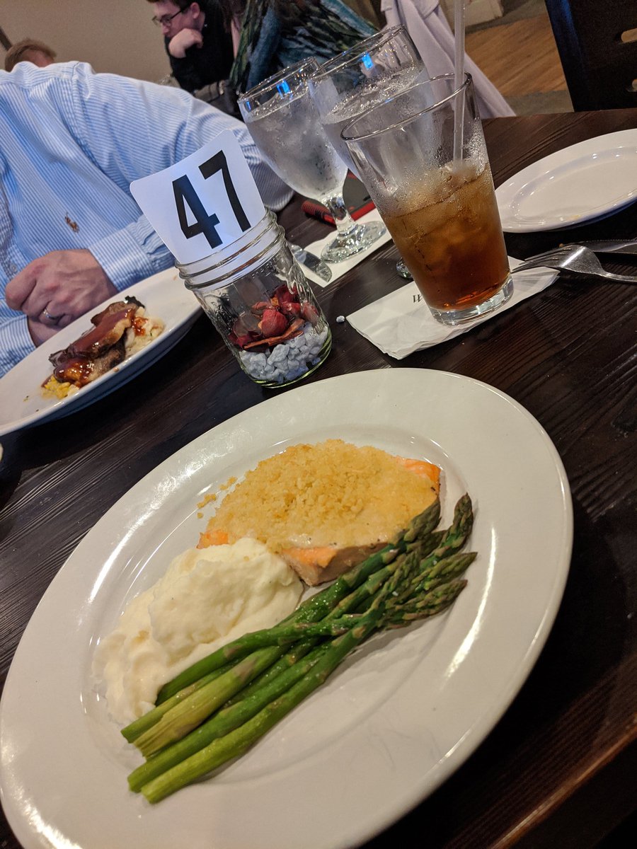 jwstorm136's tweet photo. OMG. dinner was delicious. #table47 https://t.co/04ixs7GMiV