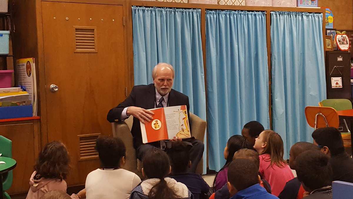 Smith_and_Co's tweet photo. @DavidAsbury thanks for reading to us for Read Across America Week!!! https://t.co/V8g98ry5gq